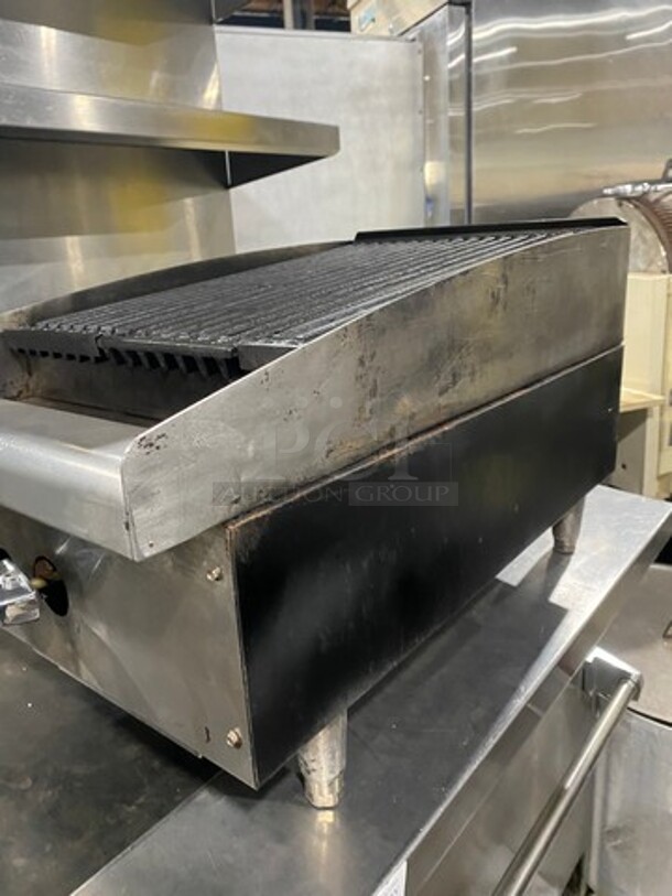 Commercial Countertop Natural Gas Powered Char Broiler Grill! All Stainless Steel! On Small Legs! - Image 3 of 7