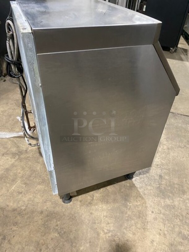 Manitowoc Commercial Undercounter Ice Maker Machine! All Stainless Steel! On Legs! - Image 4 of 8