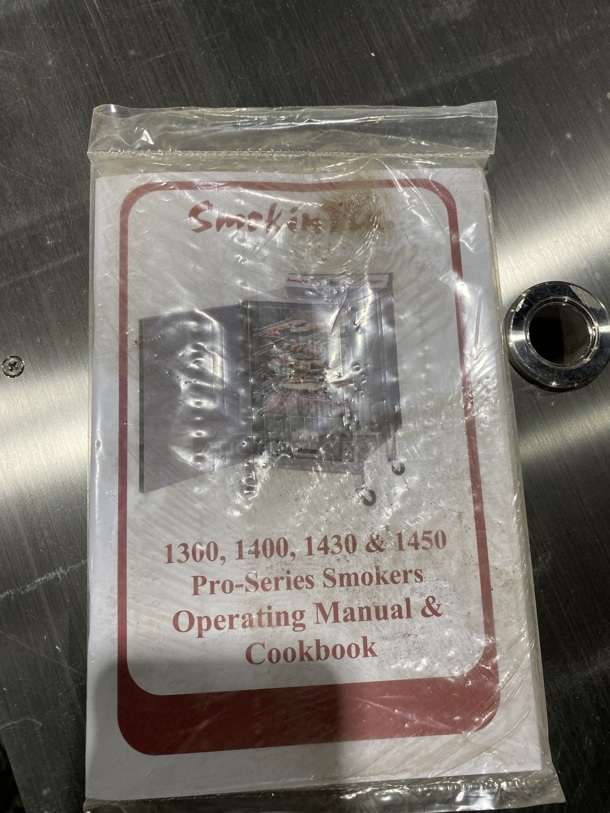 BRAND NEW IN THE BOX! Smokin Tex Electric Powered Insulated Pro Series Smoker/Slow Cooking Oven! Model 1400! SN: 140014908064 Real Wood Flavor! 110V 1 Phase! On Casters!
 - Image 9 of 9