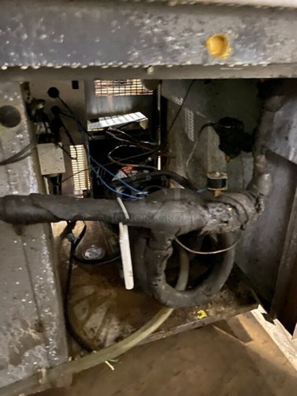 Randell Commercial Refrigerated Sandwich Prep Table! With 4 Drawer Storage Space! With Over Head Storage Shelf! All Stainless Steel! Model: 51368PR SN: 19452711 - Image 10 of 10