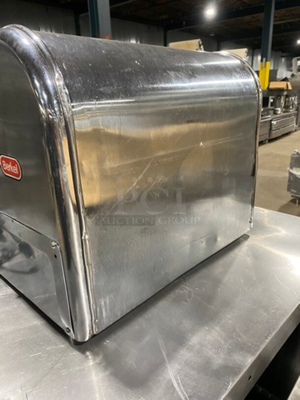 Berkel Commercial Countertop Bread Loaf Slicer! Model: MB3/8 SN: 9213110600319 115V 60HZ 1 Phase - Image 4 of 8