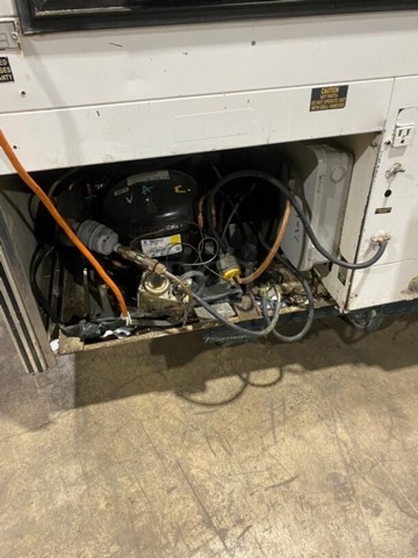 Marc Commercial Refrigerated Deli/Bakery Display Case! With Slanted Front Glass! With Sliding Glass Rear Access Doors! 115V 60HZ 1 Phase - Image 8 of 8