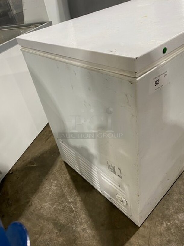 Frigidaire Commercial Reach Down Chest Freezer! With Hinged Top Lid! WORKING WHEN REMOVED! Model: FFFC16M5QWA SN: WB52142316 115V 60HZ 1 Phase - Image 4 of 7