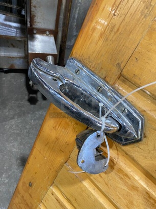 GREAT! Commercial Heavy Duty Wooden Walk In Box Door! - Image 5 of 7