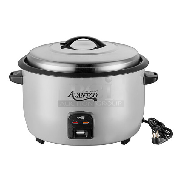 BRAND NEW SCRATCH AND DENT! Avantco 177RCB90 90 Cup (45 Cup Raw) Electric Rice Cooker / Warmer. 240 Volts.  - Image 1 of 3