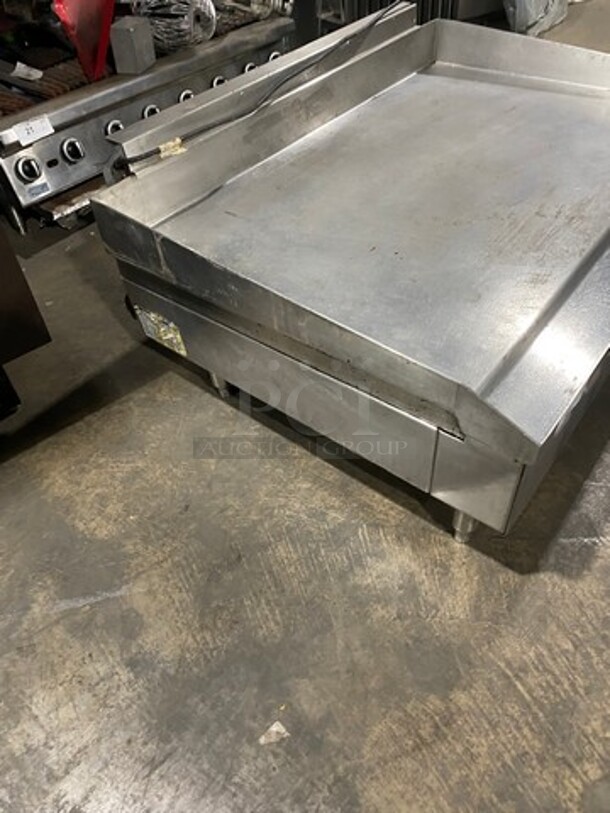 AccuTemp Commercial Countertop Natural Gas Powered Flat Top Griddle! With Back And Side Splashes! All Stainless Steel! On Legs! Model: GGF1201A4800 SN: 14551 - Image 3 of 8