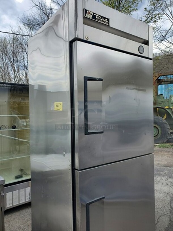 True T-23F-2, 27" 2 Solid Half Door Reach-In Freezer|115V|on casters! - Image 3 of 5