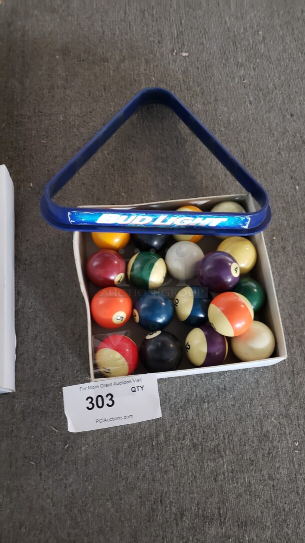 Lot of Billiards Balls

(Location 2) - Image 1 of 1