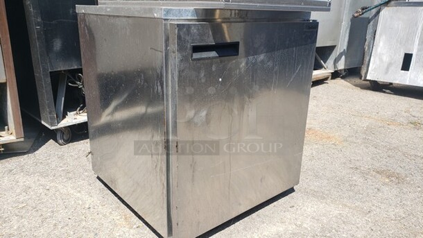 Delfield Undercounter Refrigerator w/ Casters! - Image 4 of 5