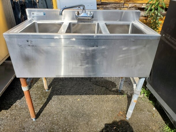 Stainless Steel 3 Compartment Sink! - Image 2 of 3
