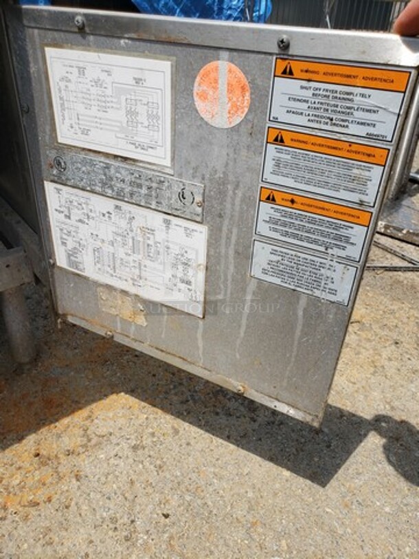 Pitco Electric Fryer!

480 V
3 PH
50/ 60 Hz  - Image 4 of 7