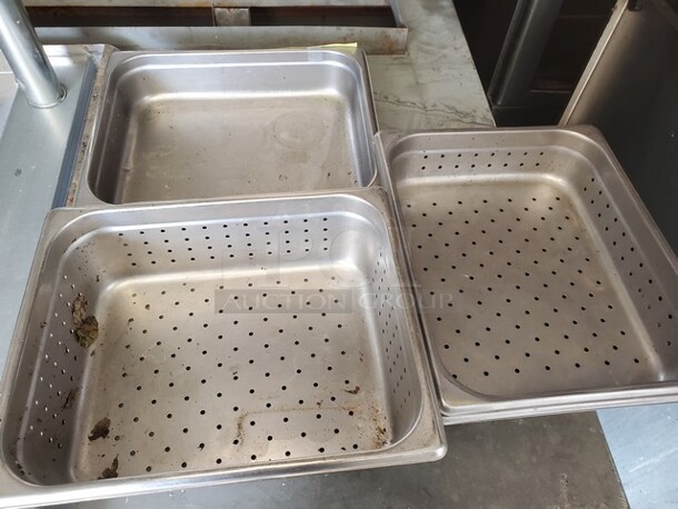 Perforated Stainless Steel Pan (3) Food pan (1) BIDX4 - Image 2 of 2