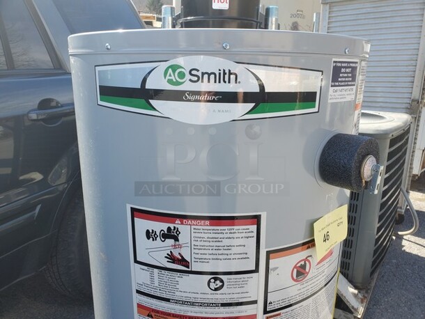 AO Smith G6-DVS4038NV 300  40 Gal. Residential water heater Like New! - Image 2 of 7