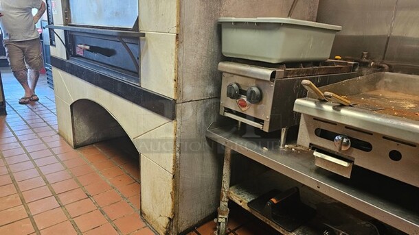 Marsal Single Pizza Deck Oven, Natural Gas, Holds (6) 18-in. pizzas
300-650 degrees F, Cooking surface is 2 in. thick, Baking chamber: 60 in. W x 36 in. D|Overall: 80 in. W x 44.25 in. D x 74 in. H - Image 6 of 7