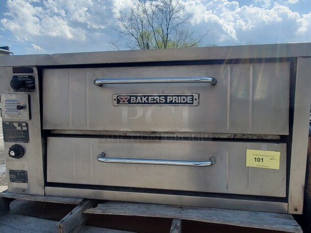 Bakers Pride 151 Single Deck Pizza Oven (Stones not included) Propane  - Image 1 of 7