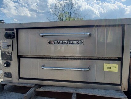 Bakers Pride 151 Single Deck Pizza Oven (Stones not included) Propane 