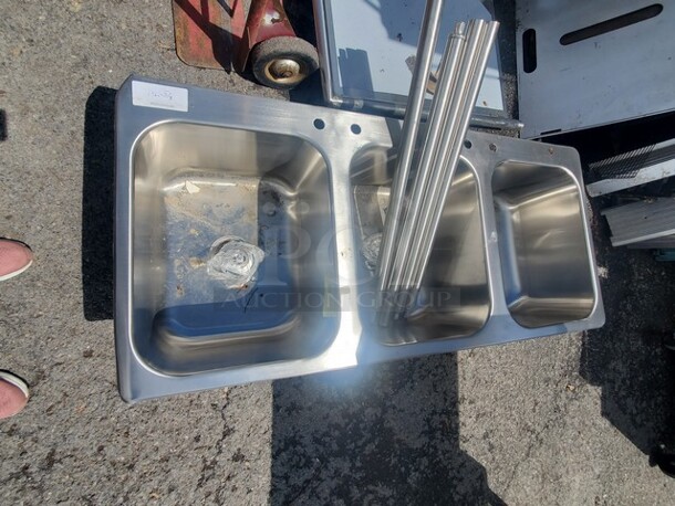  Stainless Steel 3 Bay Sink. (55Wx25Dx15H) - Image 2 of 5