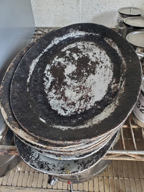 ALL ONE MONEY! Lot of 15 Oval Aluminum Sizzler Platter  - Image 3 of 3