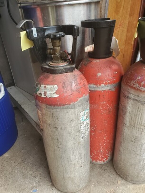 Co2 TANK BIDX2 - Image 1 of 2