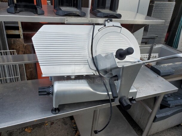 Globe G14 14" Electric Manual Food Slicer
115 V
60 Hz
1 PH - Image 1 of 3