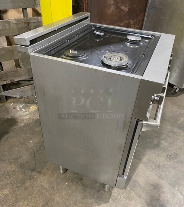 Zline Gas Powered 4 Burner Stove! With Oven Underneath! Stainless Steel! On Legs! Missing Grates! MODEL RGS30 SN:20080776039 120V - Image 3 of 10