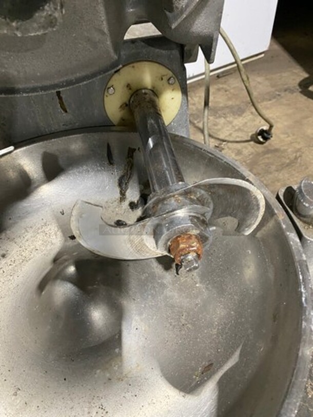 Hobart Commercial Countertop Buffalo Chopper! All Stainless Steel! Model: 84145 SN: 37155382 115V 60HZ 1 Phase - Image 5 of 8