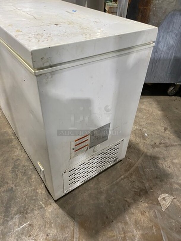 Amana Commercial Reach Down Chest Freezer/ Cooler! With Hinged Top Lid! Model: AQC0701DRW00 SN: TA41914499 115V - Image 2 of 8