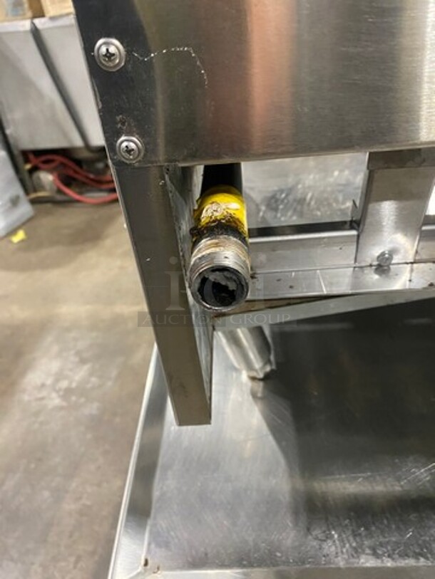 Sierra Commercial Countertop Natural Gas Powered Flat Top Griddle! With Back And Side Splashes! All Stainless Steel! On Small Legs! - Image 8 of 8