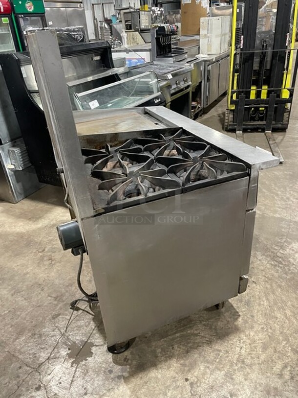 Vulcan Natural Gas Powered 4 Burner Range Split Top With Flat Grill! With Full Size Convection Oven Underneath! All Stainless Steel! With Back Splash! 120V 1 Phase! Model: G481FLC SN: 657080944! - Image 3 of 12