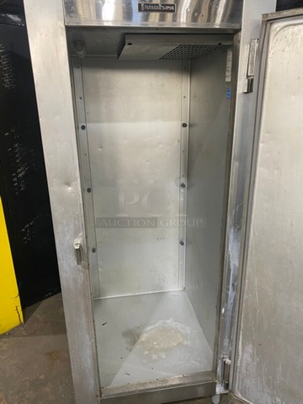 WOW! Traulsen Single Door Reach In Freezer! All Stainless Steel! On Legs! Model: G12010 SN: T67103C04 115V 60HZ 1 Phase - Image 5 of 9