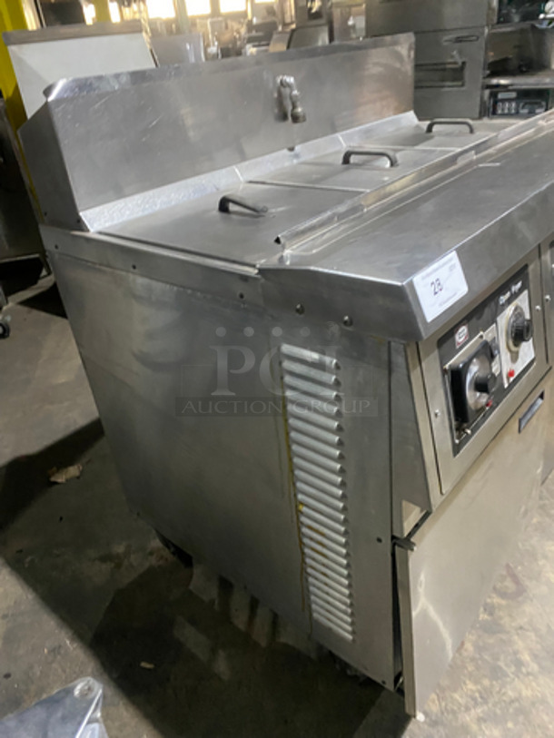 WOW! Henny Penny Commercial Electric Powered 3 Bay Open Fryer! With Fryer Covers! With Backsplash! All Stainless Steel! On Casters! - Image 2 of 10