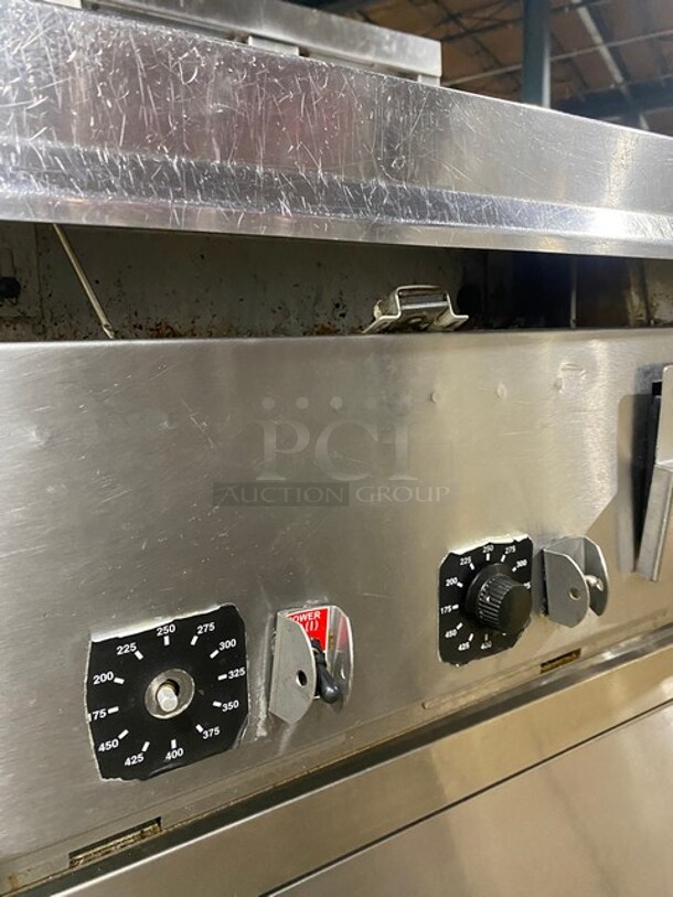 Lang Commercial Countertop Natural Gas Powered Mirror Shine Flat Top Griddle! With Thermostatic Controls! Built In Hood! With Back And Side Splashes! All Stainless Steel! On Legs! MODEL 248SCHENSH SN: GT2480618A  - Image 6 of 8