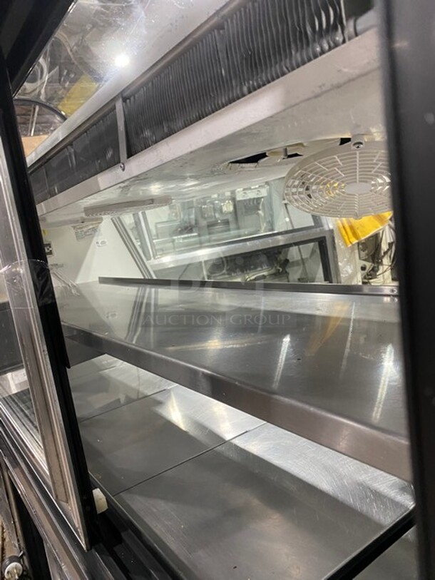 AWESOME! Leader 7/11 Style Commercial Refrigerated Slanted Glass Meat Deli Display Case! With Additional Top Display! With Rear Access Sliding Doors! With Stainless Steel Shelves! 115V 1 Phase! Model: SDL72 S/C SN: PU07s0711! - Image 5 of 9