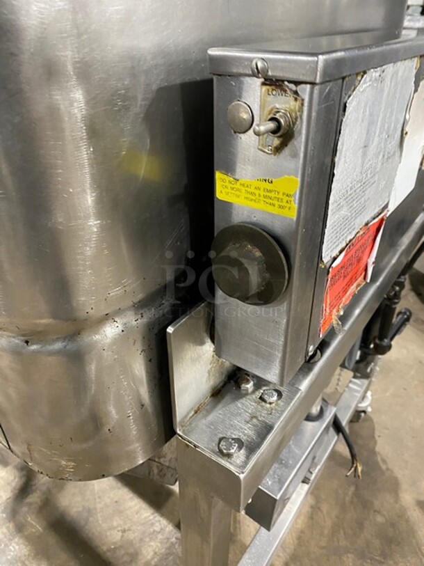 Groen Commercial Natural Gas Powered Skillet/Braising Pan! All Stainless Steel! On Casters! - Image 6 of 9