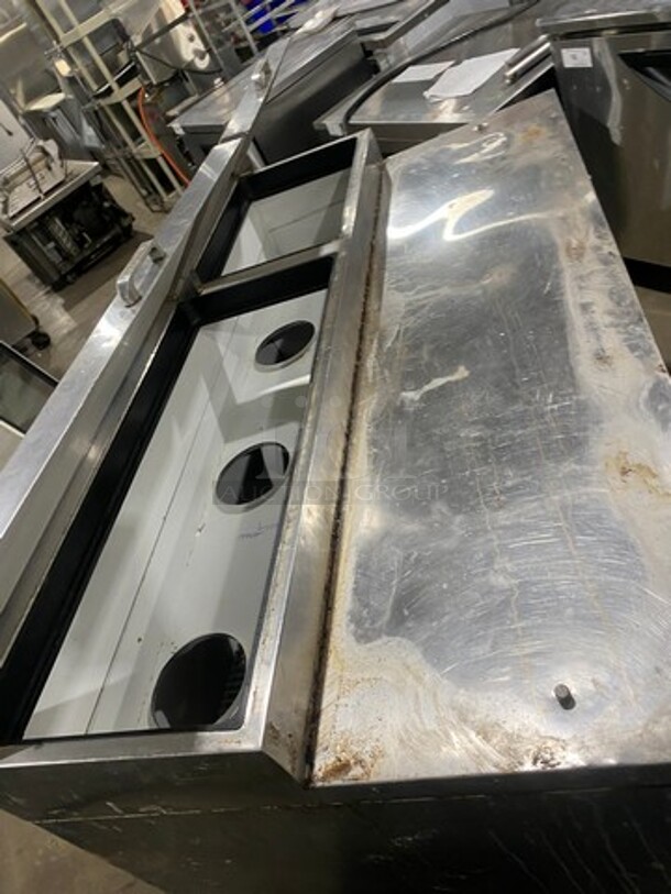 True Commercial Refrigerated Pizza Prep Table! With 2 Door Storage Space Underneath! Poly Coated Racks! All Stainless Steel! On Casters! Model: TPP60 SN: 5336726 115V 60HZ 1 Phase - Image 9 of 10