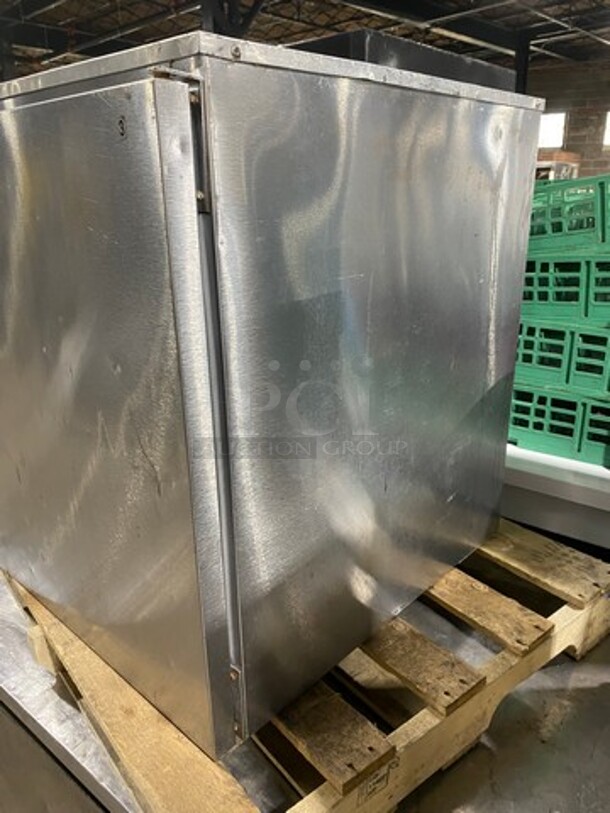 Delfield Commercial Single Door Lowboy/Worktop Cooler! All Stainless Steel! Model: 406CADD1 SN: 0506036101492T 115V 60HZ 1 Phase - Image 3 of 8