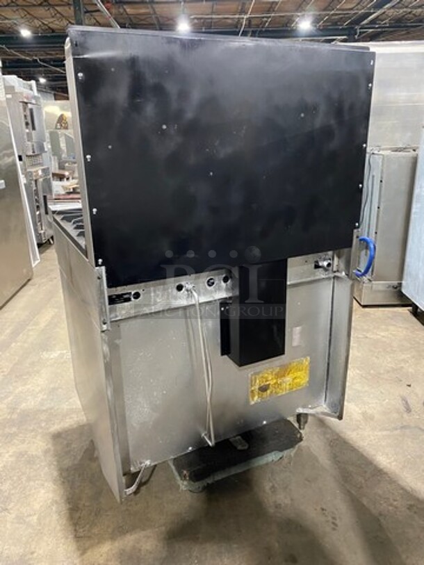 US Range Commercial Natural Gas Powered 6 Burner Stove! With Raised Back Splash! With Oven Underneath! All Stainless Steel! On Legs! - Image 4 of 10