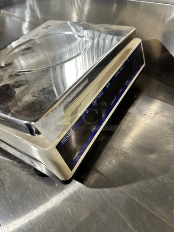 Globe Commercial Countertop Digital Weight/Price Scale! Model: GS30 SN: 100162890 110/120V - Image 4 of 6