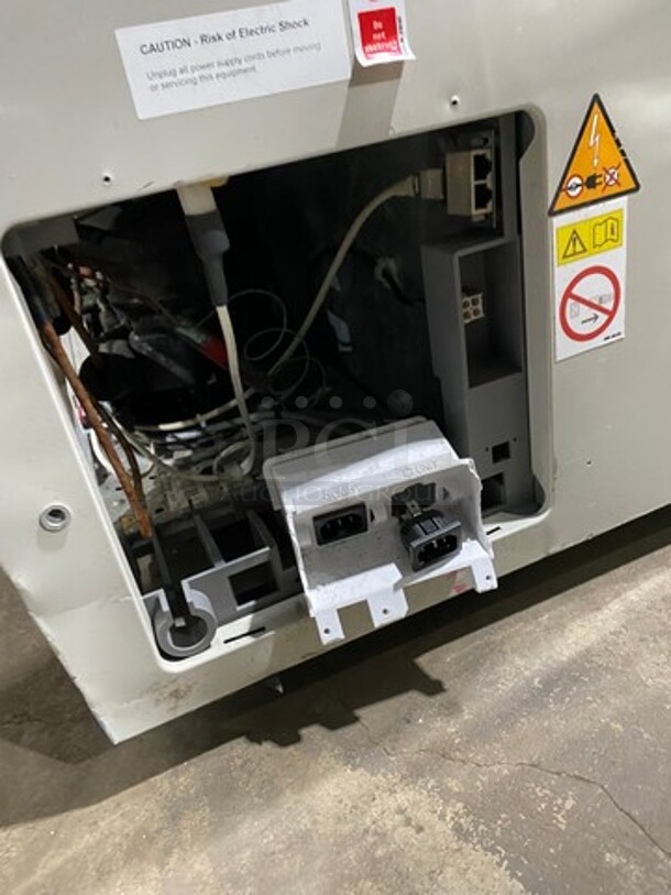 AHT Commercial Reach Down Chest Freezer Display Merchandiser! Model: SYDNEY223 SN: 34885300000664 110/120V 60HZ 1 Phase - Image 8 of 10