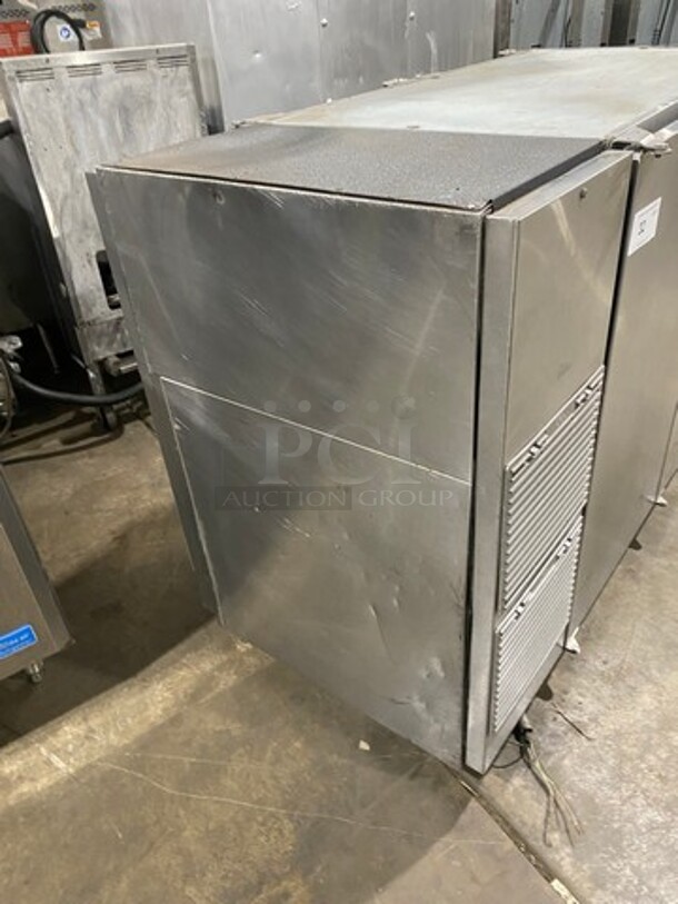 Glastender 2 Door Bar Back Cooler! With Poly Coated Racks! All Stainless Steel! On Legs! Model: NPT52L6SNH(LL/RR) SN: 134125922N 115V 60HZ 1 Phase - Image 3 of 8