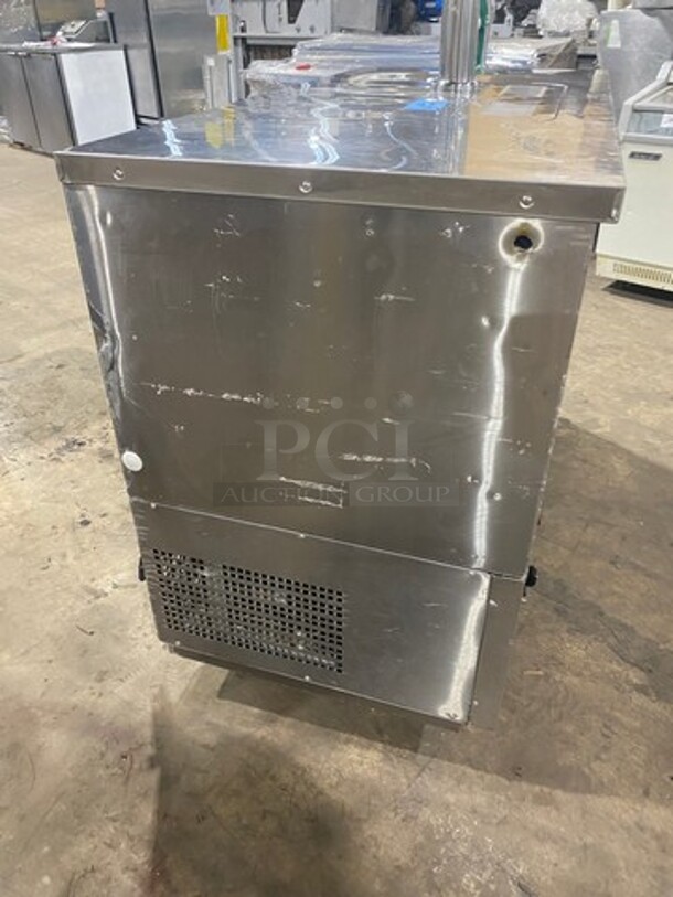 LATE MODEL 2018! ATOSA All Stainless Steel Dual Tower 4  Tap Beer Kegerator! On Casters!  Model MKC58 Serial MKC58AUS100318091600C40018 115V/60Hz/1 Phase  - Image 2 of 10