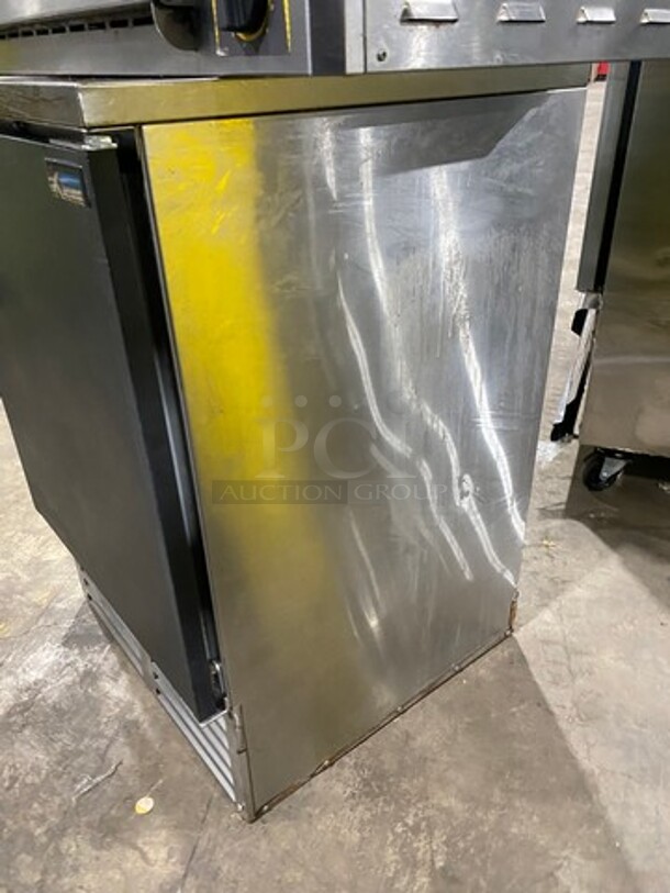 Krowne Commercial Undercounter Glass Chiller! All Stainless Steel! Model: FMC24BSR SN: 0100810 115V 60HZ 1 Phase - Image 4 of 7