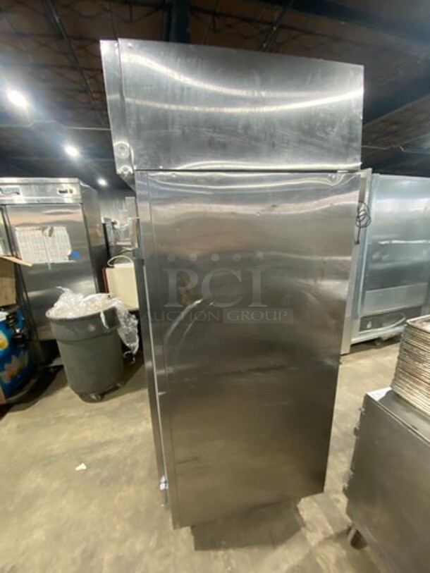 Victory Commercial Single Door Reach In Freezer! All Stainless Steel! On Legs! - Image 3 of 8