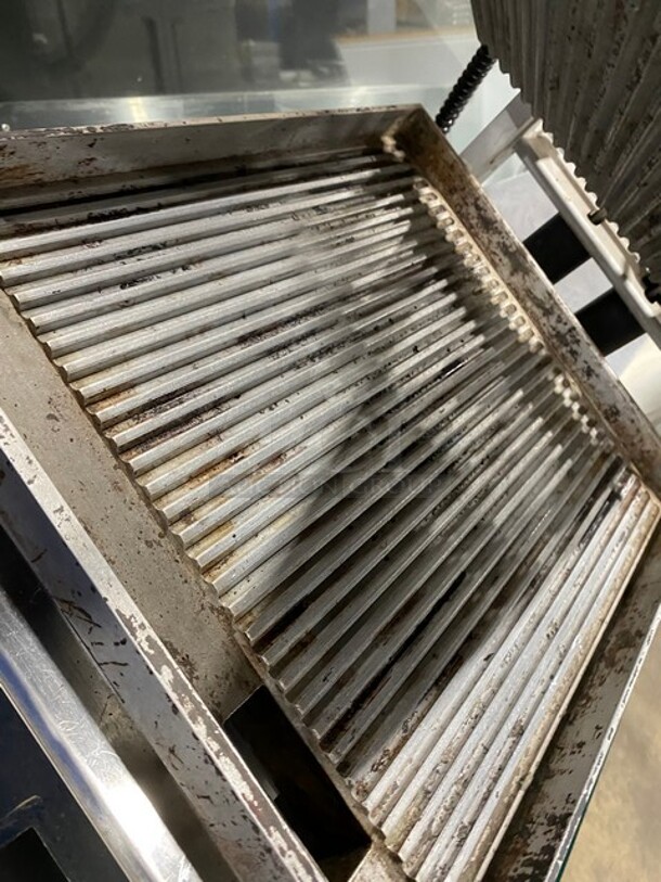 Star Pro Max Stainless Steel Commercial Countertop Electric Powered Panini Press! - Image 6 of 9
