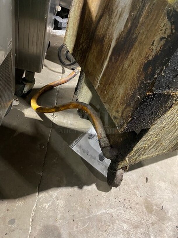 Pitco Commercial Natural Gas Powered Deep Fat Fryer! All Stainless Steel! On Casters! - Image 7 of 7