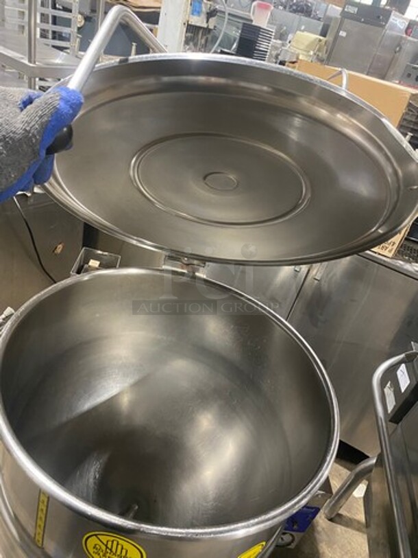 GREAT! Cleveland Range Floor Style Self-Contained Soup Kettle! All Stainless Steel! On Legs! WORKING WHEN REMOVED! Model: KGL40 SN: WT492199L01 - Image 6 of 11