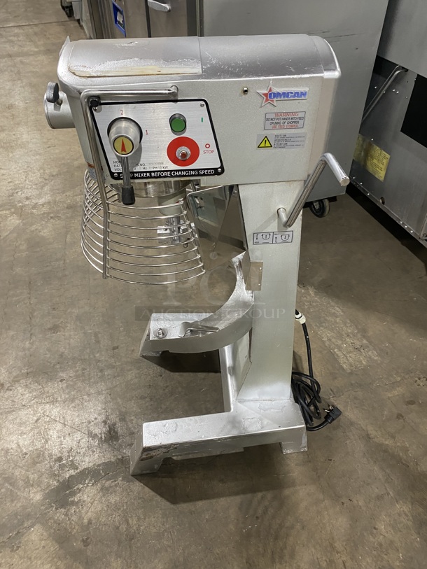 2015 Omcan SP300A Metal Commercial Floor Style 30 Quart Planetary Dough Mixer w/ Stainless Steel Bowl Whisk and Paddle Attachments! Eletric Powered! 110 Volts, 1 Phase SN:19010300566 21x26x46! Tested and Working! - Image 3 of 8