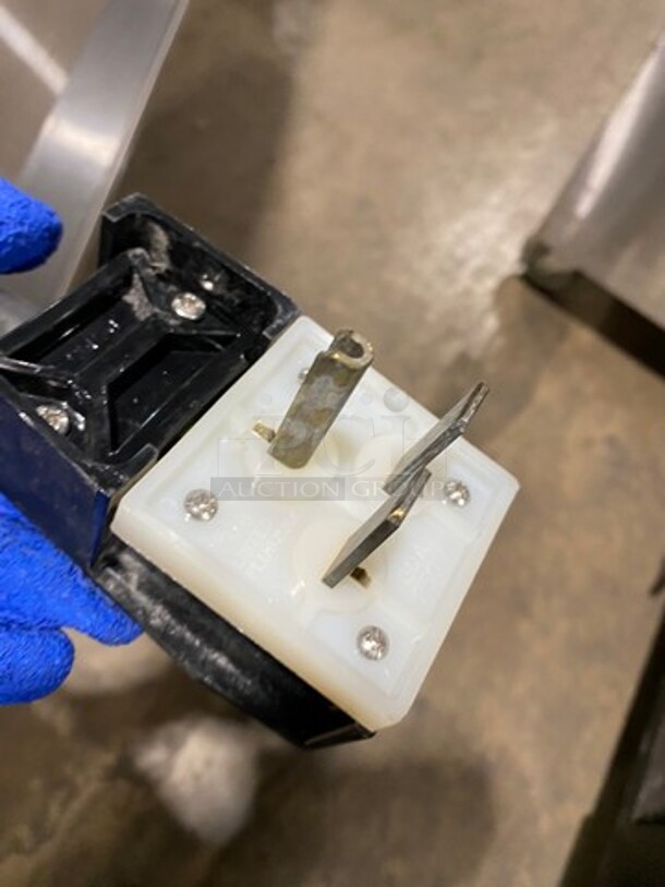 Eagle Commercial Electric Powered 5 Well Steam Table! With Storage Space Underneath! All Stainless Steel! On Casters! Model: YSPHT5 SN: 2008990236 208V 60HZ 1 Phase - Image 10 of 10