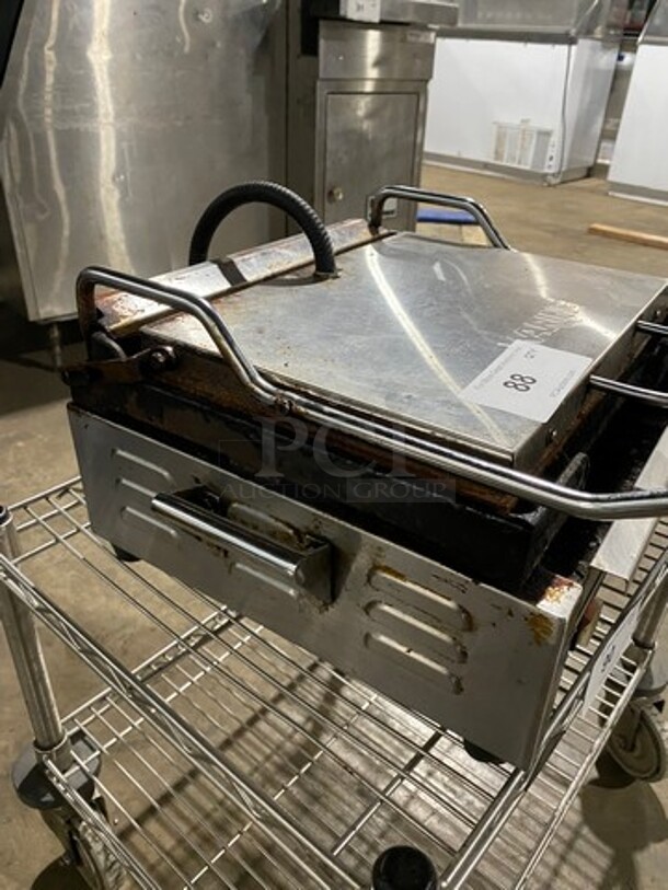 Waring Commercial Countertop Panini/Sandwich Supremo Grill! All Stainless Steel! Press With Ribbed Surface! Model: WPG250 120V - Image 2 of 8