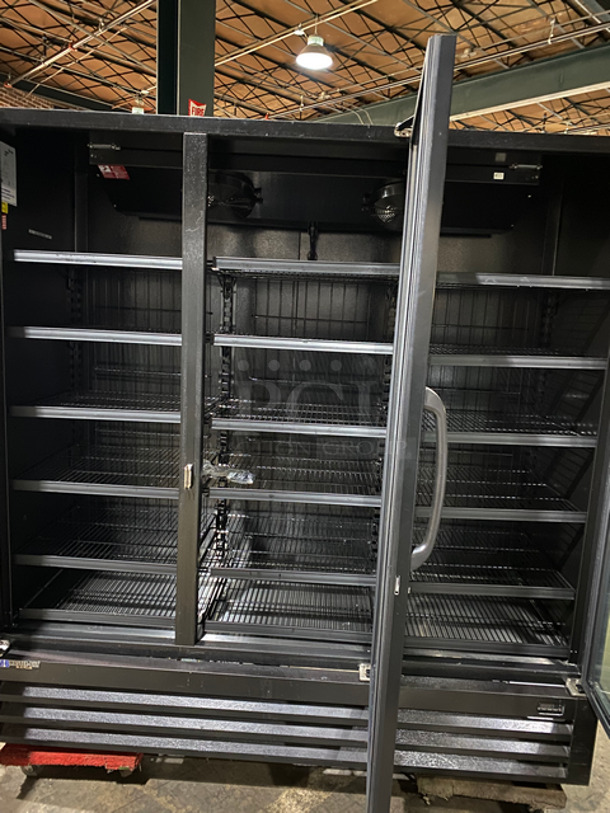 Master Bilt Commercial 3 Door Reach In Cooler Merchandiser! With View Through Doors! With Racks! Model: BLG74HGP SN: 1912309672 115V 60HZ 1 Phase - Image 5 of 9